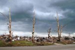 Moore-EF5-damage-debarking.JPG